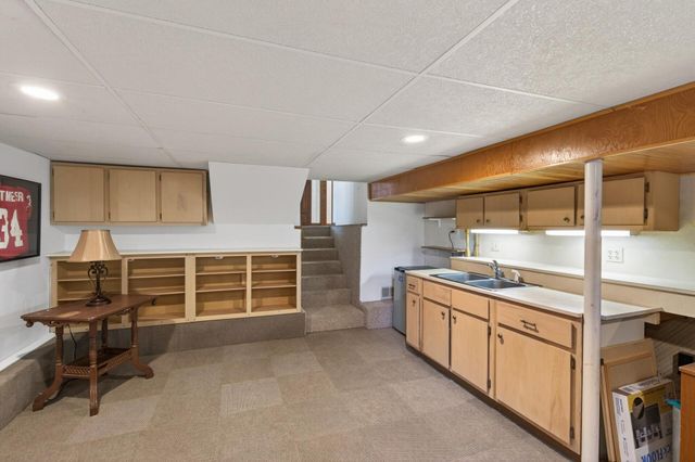 1094 Lowell Drive, Apple Valley, MN 55124