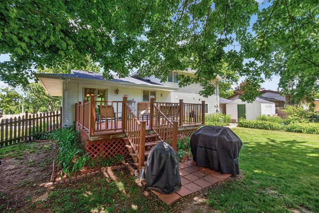 1094 Lowell Drive, Apple Valley, MN 55124