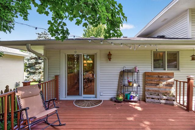 1094 Lowell Drive, Apple Valley, MN 55124