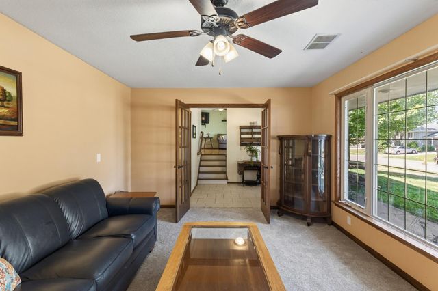 1094 Lowell Drive, Apple Valley, MN 55124