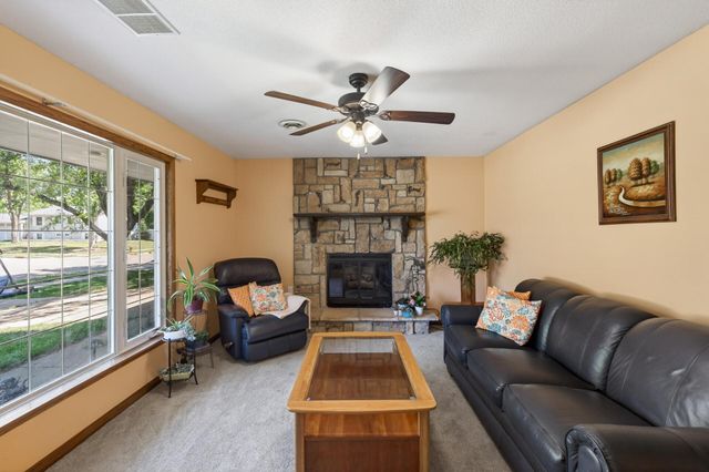 1094 Lowell Drive, Apple Valley, MN 55124