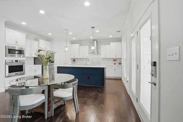 118 Charmwood Ct, Louisville, KY 40245