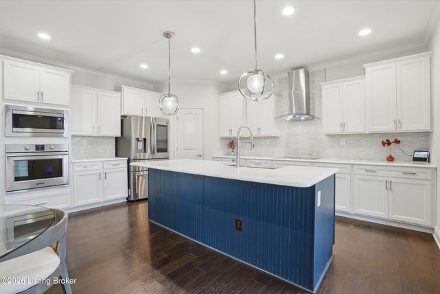 118 Charmwood Ct, Louisville, KY 40245