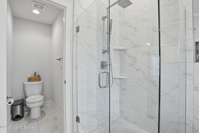 118 Charmwood Ct, Louisville, KY 40245