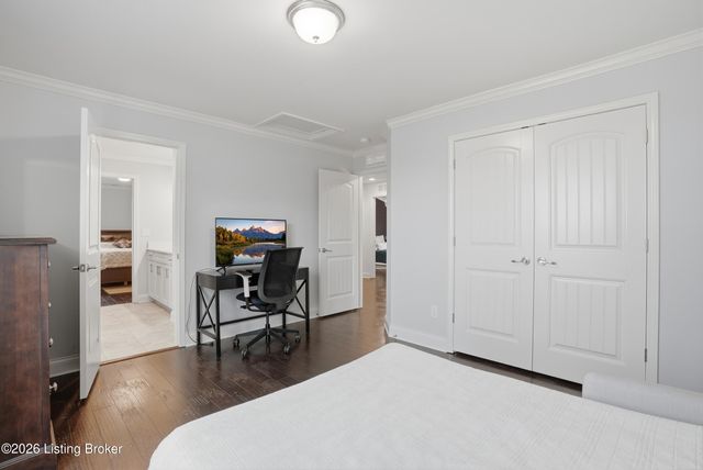 118 Charmwood Ct, Louisville, KY 40245