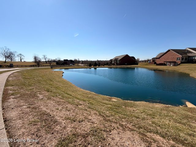 118 Charmwood Ct, Louisville, KY 40245