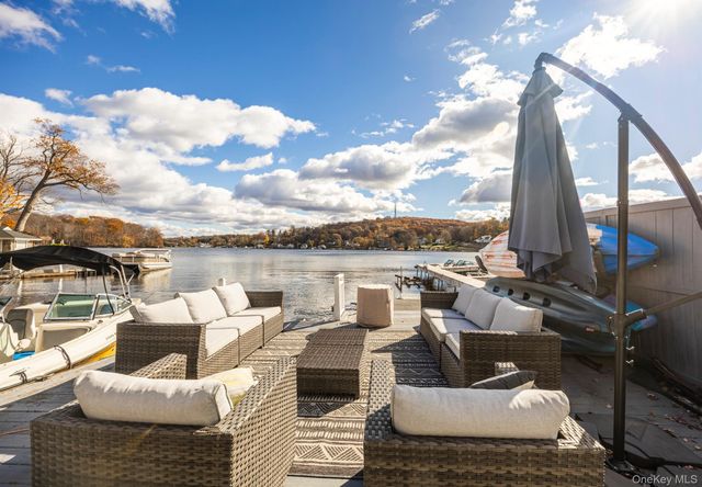 68 W Lake Boulevard, Mahopac, NY 10541
