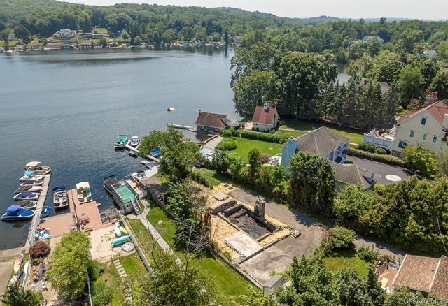 68 W Lake Boulevard, Mahopac, NY 10541