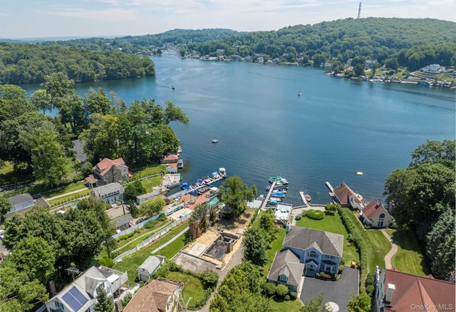 68 W Lake Boulevard, Mahopac, NY 10541