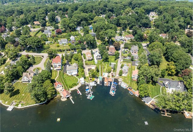 68 W Lake Boulevard, Mahopac, NY 10541