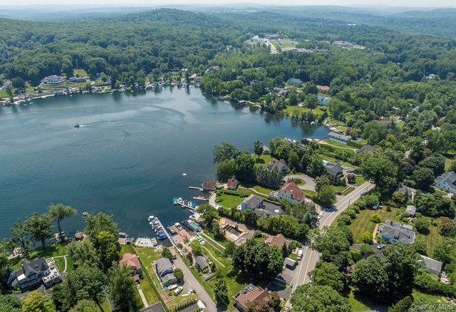 68 W Lake Boulevard, Mahopac, NY 10541