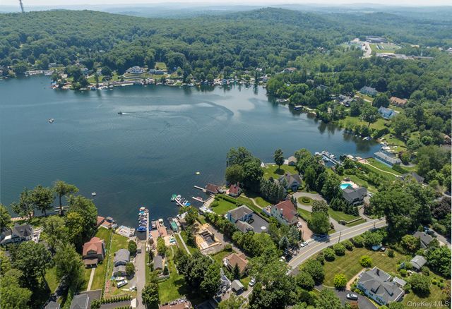 68 W Lake Boulevard, Mahopac, NY 10541