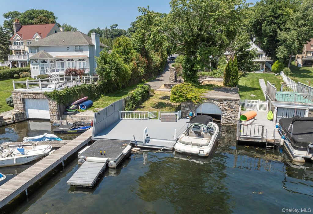 68 W Lake Boulevard, Mahopac, NY 10541 — photo 2