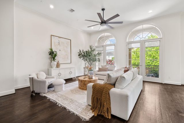 908 Thompson Street, Houston, TX 77007