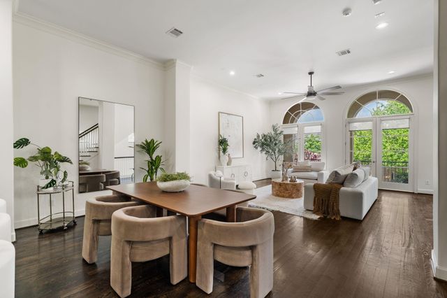908 Thompson Street, Houston, TX 77007