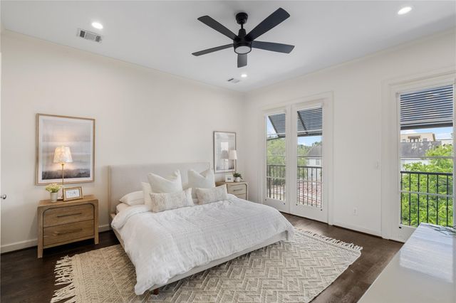 908 Thompson Street, Houston, TX 77007