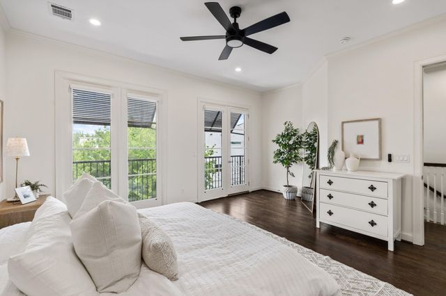 908 Thompson Street, Houston, TX 77007