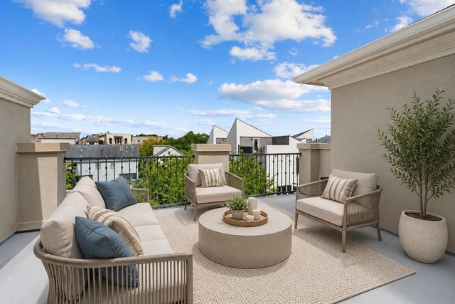 908 Thompson Street, Houston, TX 77007