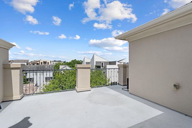 908 Thompson Street, Houston, TX 77007