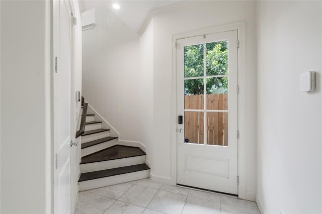 908 Thompson Street, Houston, TX 77007