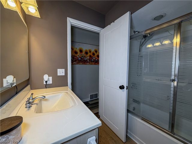 165 Winter Lane, Cortland, OH 44410