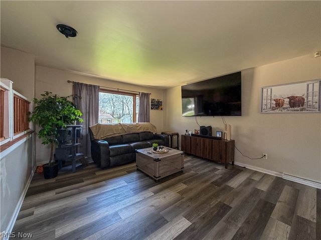 165 Winter Lane, Cortland, OH 44410