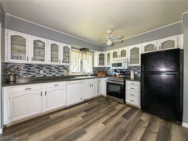165 Winter Lane, Cortland, OH 44410