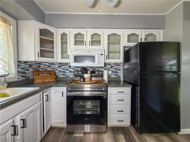 165 Winter Lane, Cortland, OH 44410