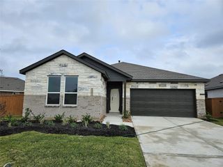 9322 Long Fin Drive, Baytown, TX 77521