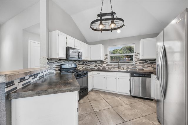 2217 Rockbluff Drive, Rowlett, TX 75088