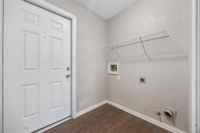 2217 Rockbluff Drive, Rowlett, TX 75088