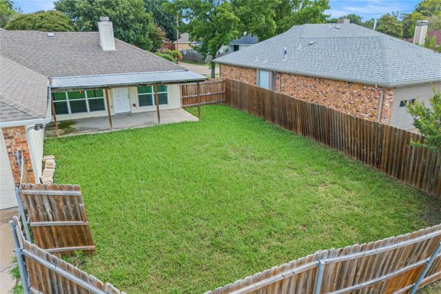 2217 Rockbluff Drive, Rowlett, TX 75088