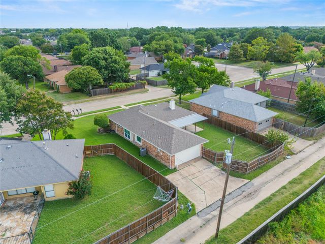 2217 Rockbluff Drive, Rowlett, TX 75088