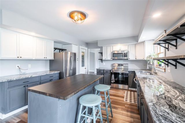 9359 Lochmoor Drive, Davison, MI 48423