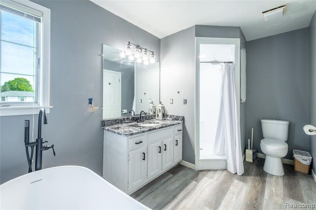 9359 Lochmoor Drive, Davison, MI 48423