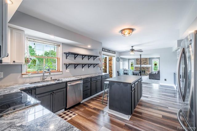 9359 Lochmoor Drive, Davison, MI 48423