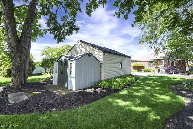 6483 Fernhurst Avenue, Parma Heights, OH 44130