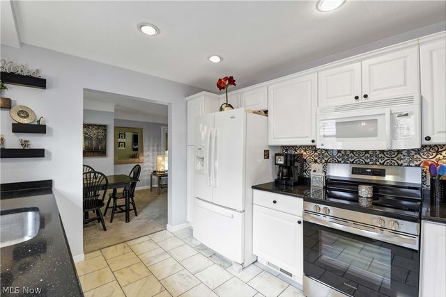 6483 Fernhurst Avenue, Parma Heights, OH 44130
