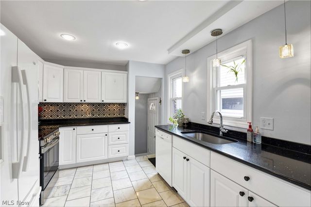 6483 Fernhurst Avenue, Parma Heights, OH 44130