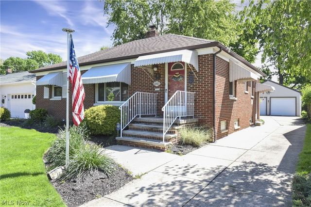 6483 Fernhurst Avenue, Parma Heights, OH 44130