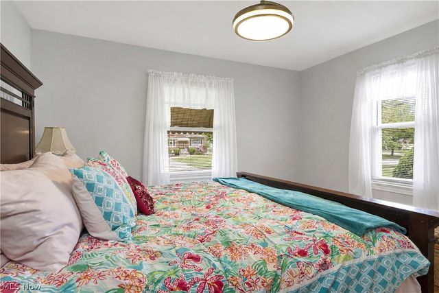 6483 Fernhurst Avenue, Parma Heights, OH 44130