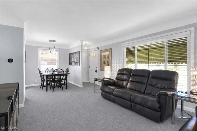 6483 Fernhurst Avenue, Parma Heights, OH 44130