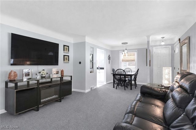 6483 Fernhurst Avenue, Parma Heights, OH 44130