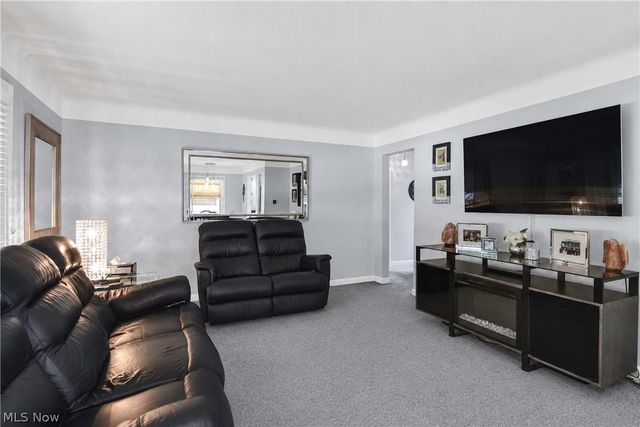 6483 Fernhurst Avenue, Parma Heights, OH 44130