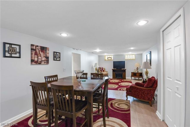 6483 Fernhurst Avenue, Parma Heights, OH 44130