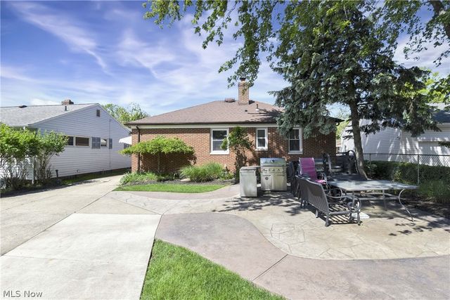 6483 Fernhurst Avenue, Parma Heights, OH 44130