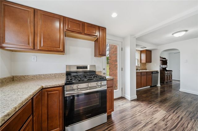 617 Elm Dr, Penn Hills, PA 15147