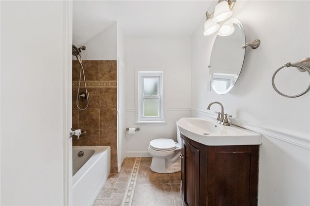 617 Elm Dr, Penn Hills, PA 15147