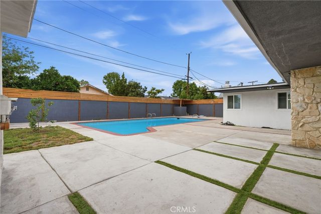 10415 Bevis Avenue, San Fernando, CA 91345