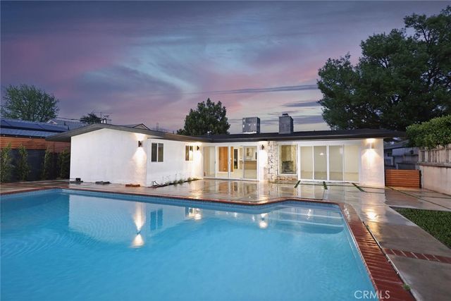 10415 Bevis Avenue, San Fernando, CA 91345